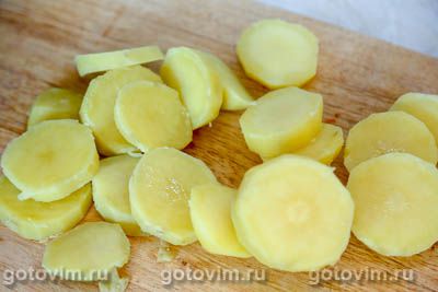 Отбивные из свиной шейки с картофелем, запеченные в томатом соусе Отбивные из свиной шейки с картофелем, запеченные в томатом соусе