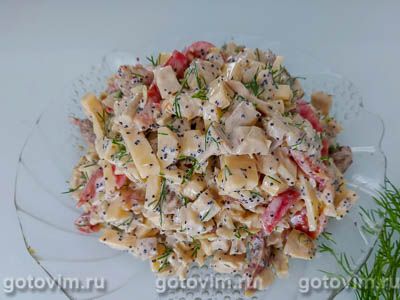 Салат из курицы с сыром, помидорами и маком Салат из курицы с сыром, помидорами и маком