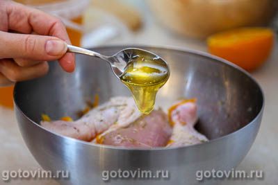 Куриные бедра с апельсином, медом и розмарином в духовке Куриные бедра с апельсином, медом и розмарином в духовке