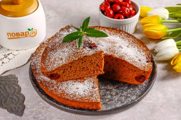 Шоколадная шарлотка с вишней Шоколадная шарлотка с вишней