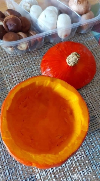 Рецепт: Фаршированная тыква - С курино-грибной начинкой. Рецепт: Фаршированная тыква - С курино-грибной начинкой.