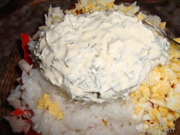 Рецепт: Крабовый салат классический с рисом - та самая классика. с чего всё начиналось. Рецепт: Крабовый салат классический с рисом - та самая классика. с чего всё начиналось.