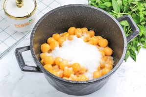 Компот из белой черешни на зиму Компот из белой черешни на зиму