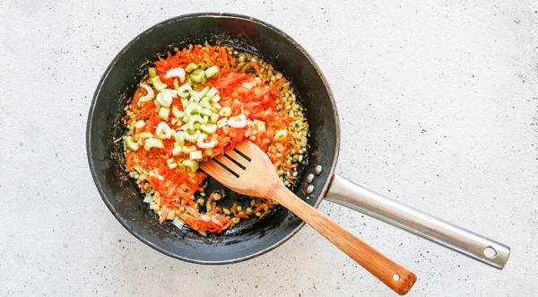 Вкусный борщ со свежей капустой и картофелем, пошаговый рецепт с фото на 134 ккал Вкусный борщ со свежей капустой и картофелем, пошаговый рецепт с фото на 134 ккал