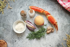 Салат с крабом и персиками Салат с крабом и персиками