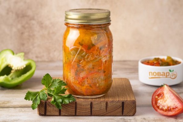 Салат из помидоров, перца, моркови и лука на зиму Салат из помидоров, перца, моркови и лука на зиму