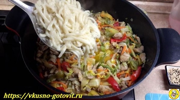 Рецепт лапши с курицей и овощами в домашних условиях
Рецепт лапши с курицей и овощами в домашних условиях