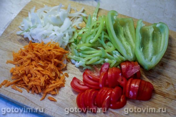Черноморская ставридка, жаренная с овощами Черноморская ставридка, жаренная с овощами